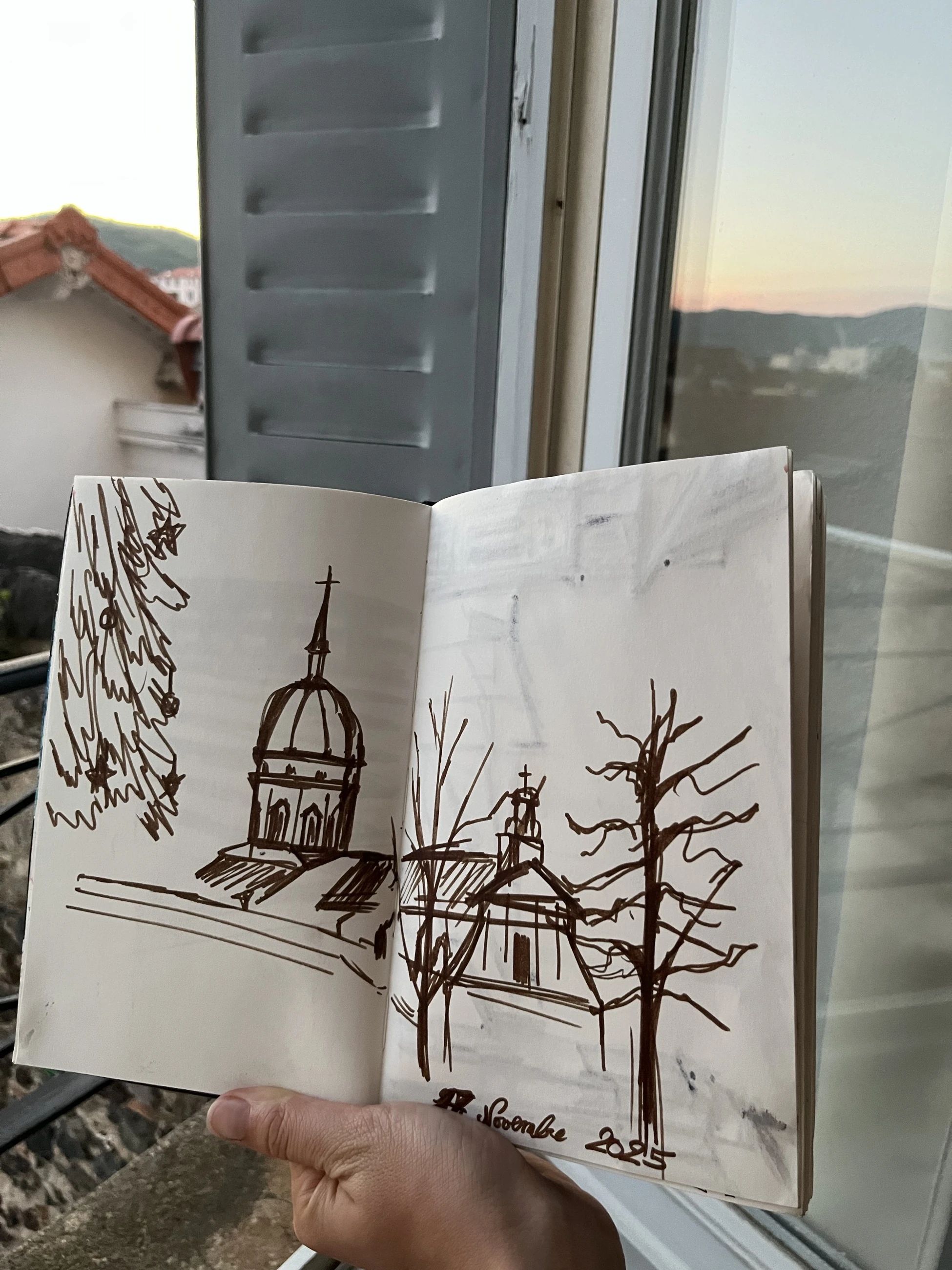 Croquis — clochers et arbres au trait