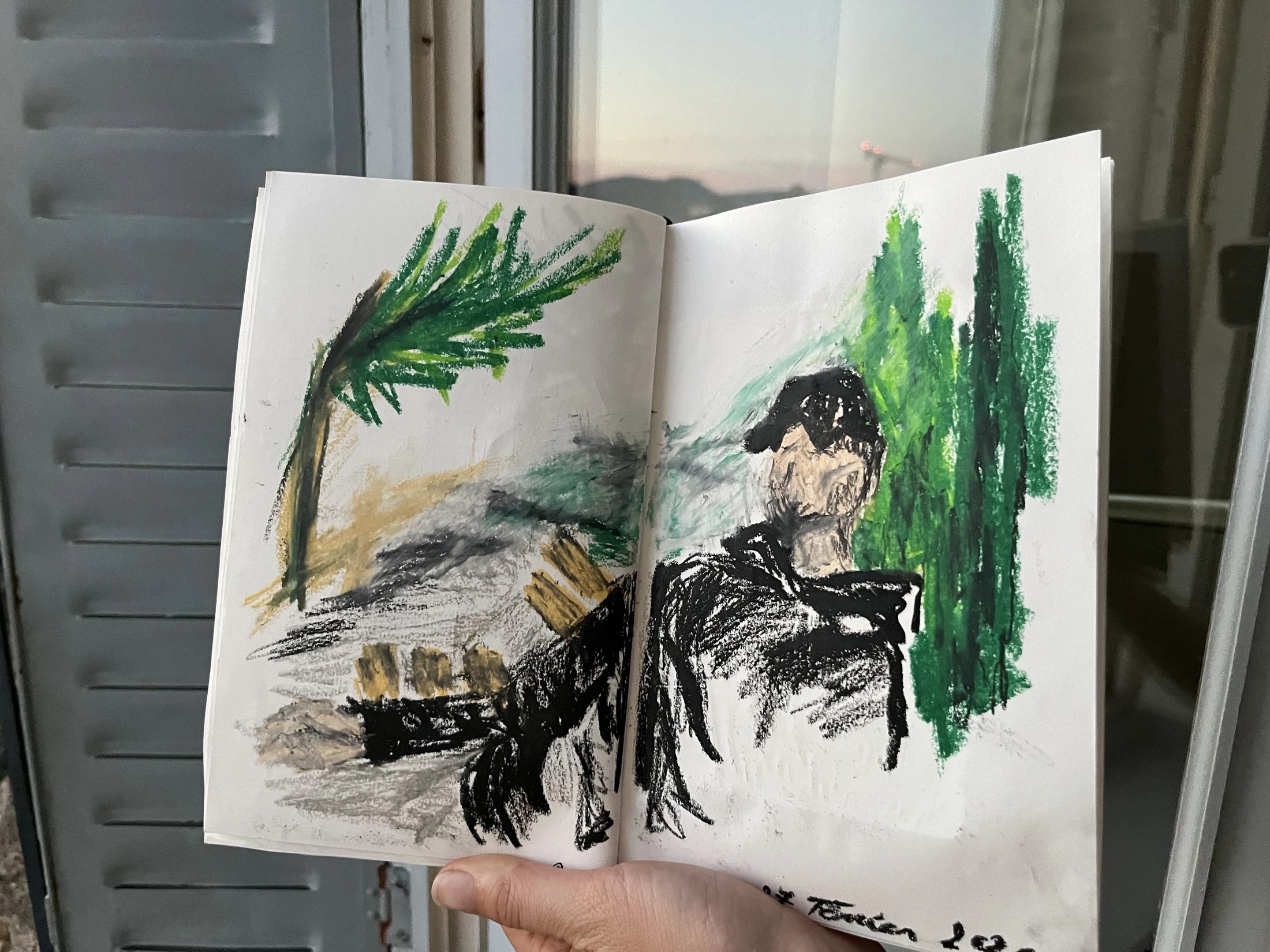 Croquis — personnage assis dans un jardin